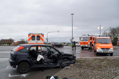Sindelfingen: Vier Verlezte nach Kreuzungscrash in Sindelfingen